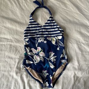 Girls swimsuit